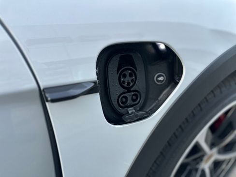 New 2025 Porsche Taycan 4S image 25