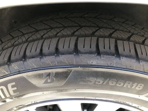 Used 2019 Nissan Pathfinder SV AWD/4WD image 14
