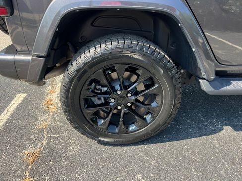 Used 2021 Jeep Wrangler Unlimited Sahara AWD/4WD image 23