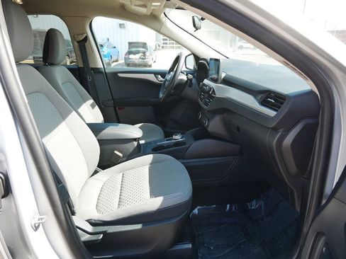 Certified 2020 Ford Escape SE image 12