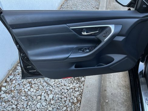 Used 2016 Nissan Altima 2.5 SL w/ 2.5 Technology w/LED Package image 12