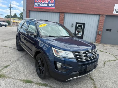 Used 2016 Ford Explorer XLT w/ Equipment Group 202A AWD/4WD image 2