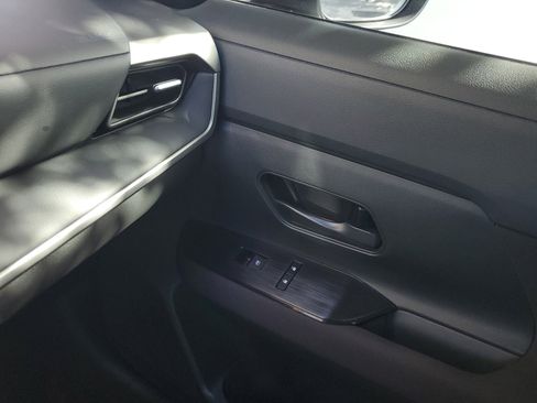 Certified 2025 Nissan Kicks S image 28