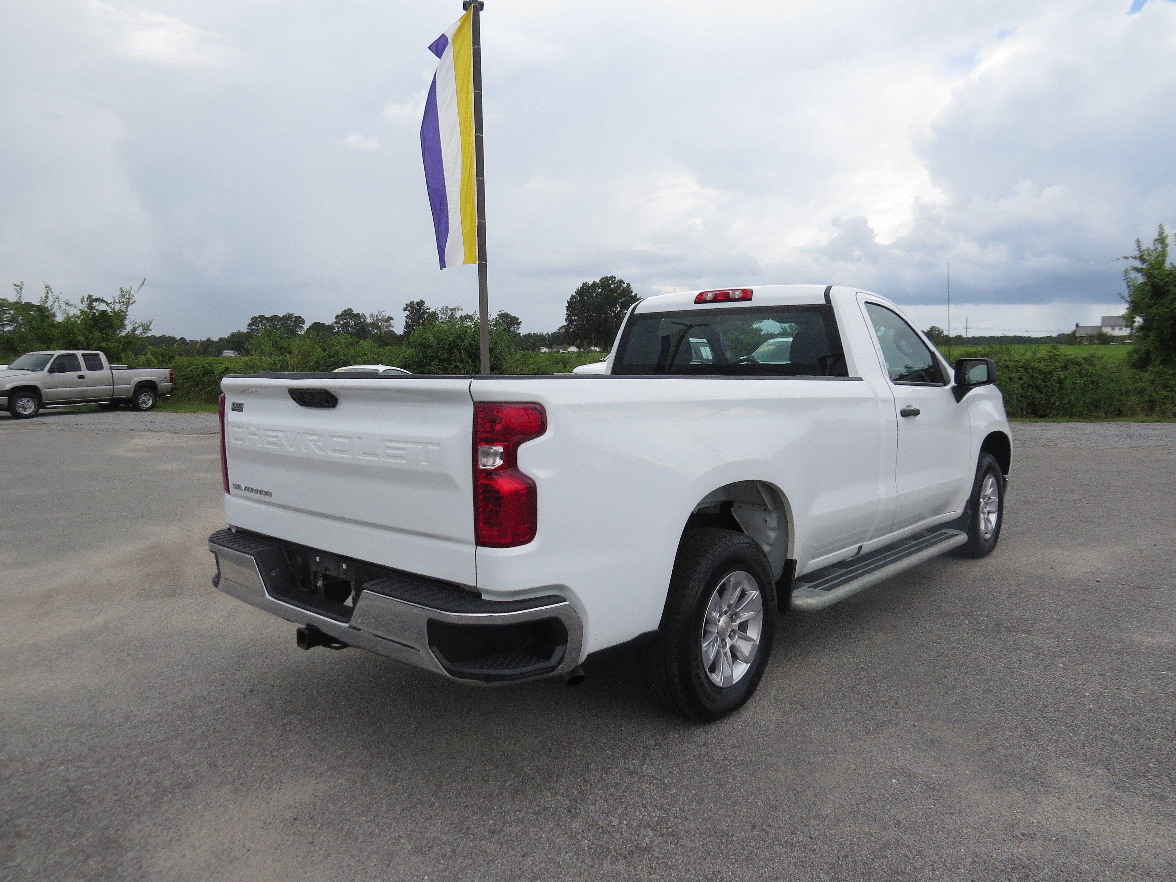 Used 2025 Chevrolet Silverado 1500 W/T RWD image 3