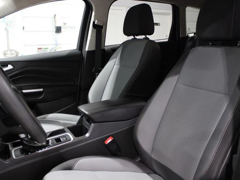 Used 2017 Ford Escape SE FWD image 5