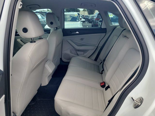Certified 2023 Volkswagen Jetta SE FWD image 11