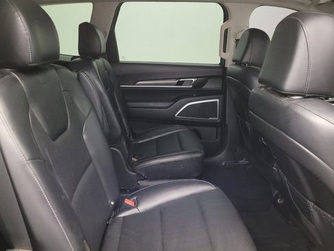 Used 2022 Kia Telluride S FWD image 19