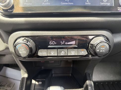 Used 2021 Nissan Kicks SR FWD image 16