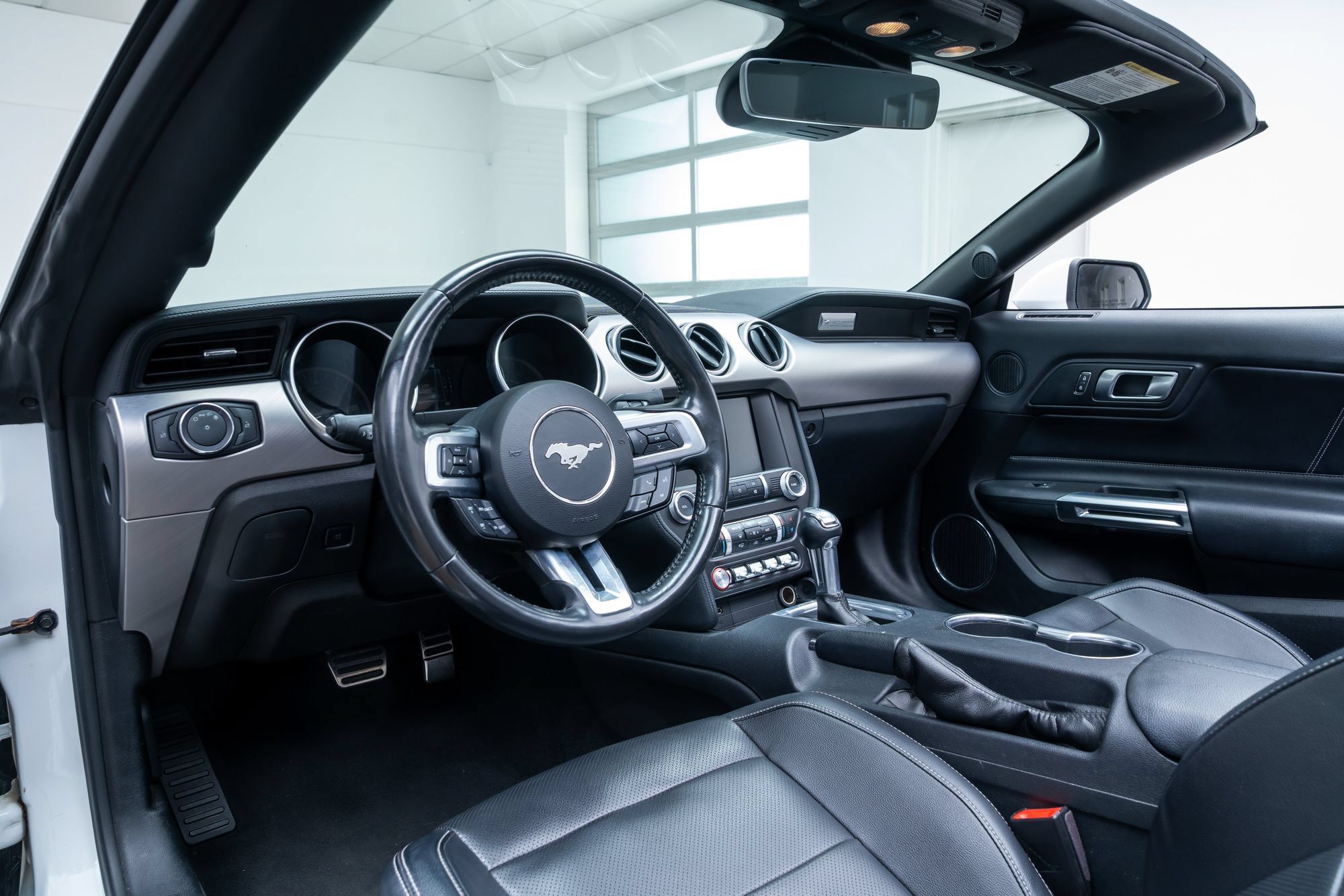Used 2022 Ford Mustang Premium RWD image 18