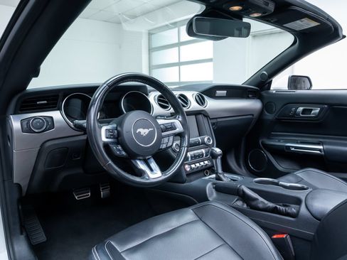 Used 2022 Ford Mustang Premium RWD image 18