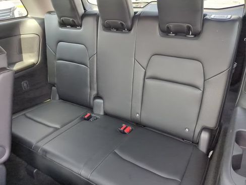Used 2024 Nissan Pathfinder SL w/ SL Premium Package FWD image 21