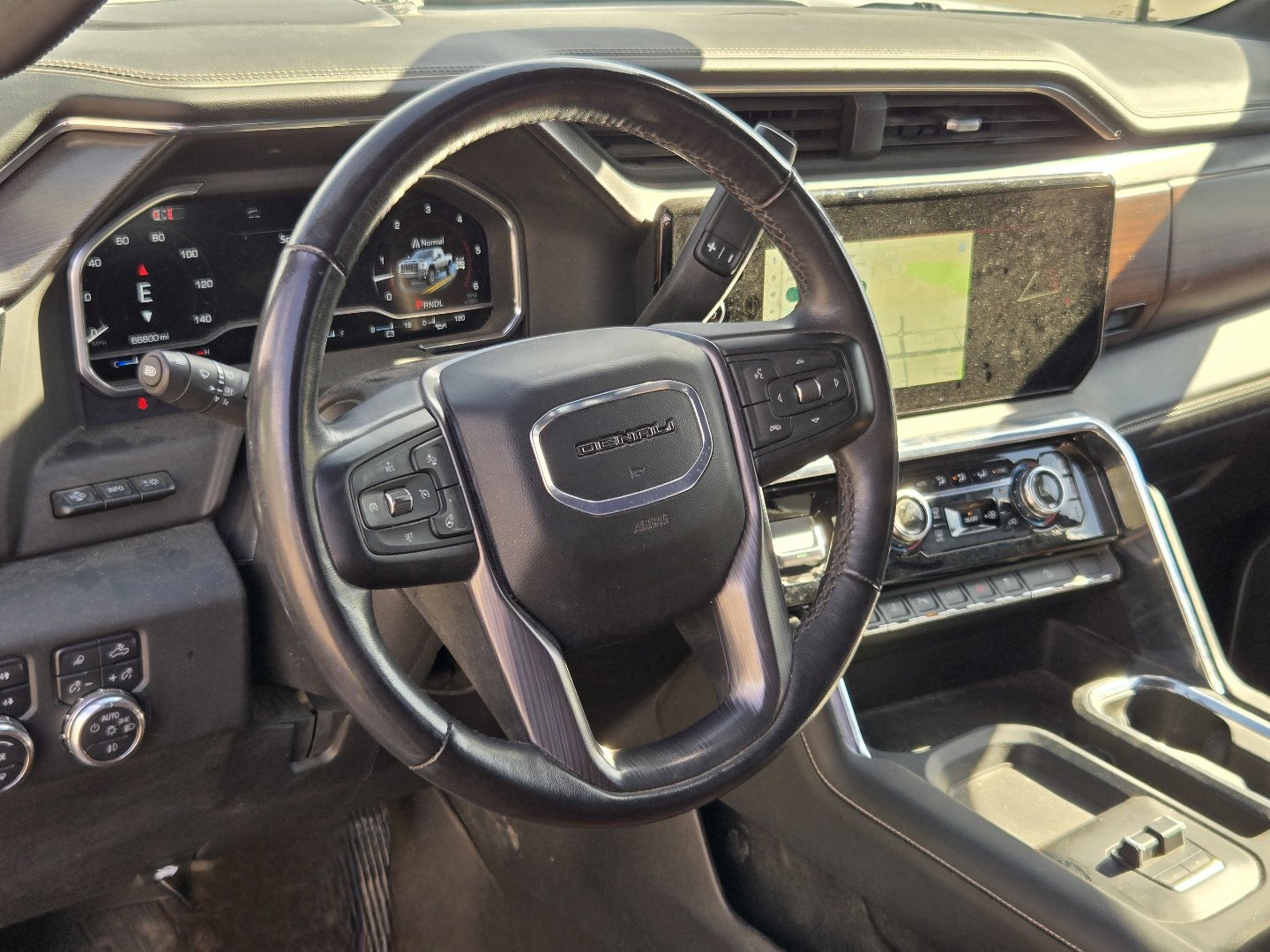 Used 2025 GMC Sierra 2500 Denali Ultimate AWD/4WD image 4