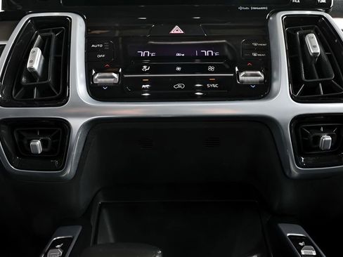 Used 2022 Kia Sorento SX image 44