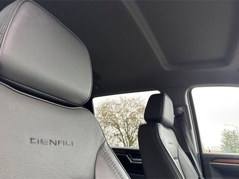 Used 2025 GMC Sierra 2500 Denali image 20
