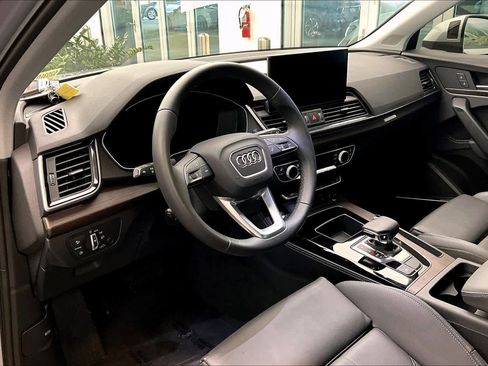 Certified 2025 Audi Q5 2.0T Premium Plus w/ Premium Plus Package image 17