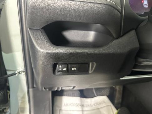 Used 2023 Toyota RAV4 XLE AWD/4WD image 13