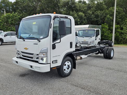New 2025 Chevrolet Low Cab Forward image 3