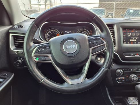 Used 2020 Jeep Cherokee Latitude Plus w/ Cold Weather Group image 17