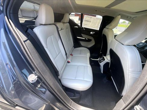 New 2026 Volvo XC40 B5 Plus w/ Protection Package Premier AWD/4WD image 27