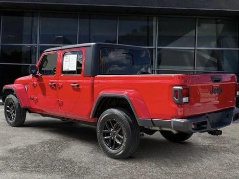 Used 2022 Jeep Gladiator Sport AWD/4WD image 4