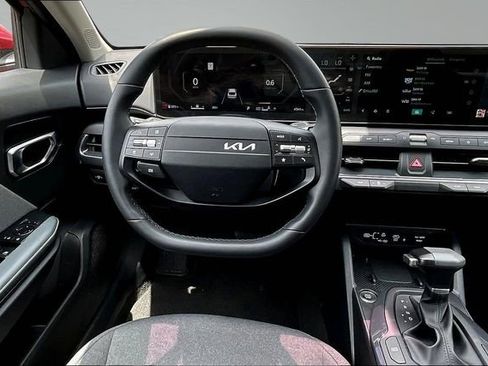 Used 2025 Kia K4 EX FWD image 8