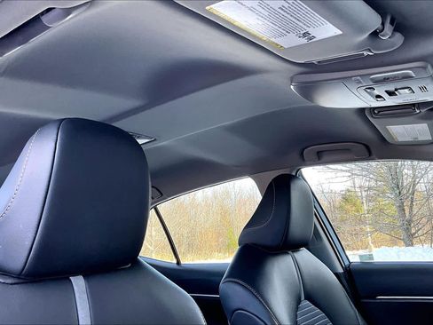 Used 2024 Toyota Camry SE image 13