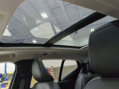 Used 2021 Volvo XC40 T5 Inscription image 20