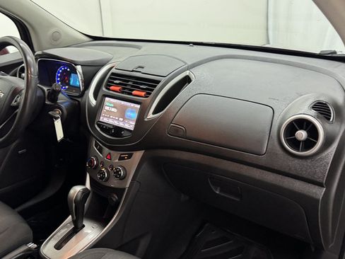 Used 2016 Chevrolet Trax LT w/ LT Sun and Sound Package FWD image 25
