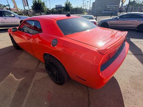 Used 2013 Dodge Challenger R/T RWD image 9