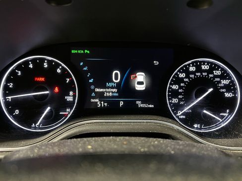 Used 2019 Toyota Avalon Limited image 10