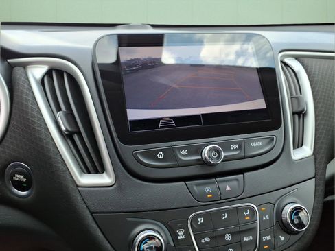 Used 2022 Chevrolet Malibu LT image 25