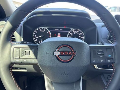 Used 2025 Nissan Rogue SV AWD/4WD image 26