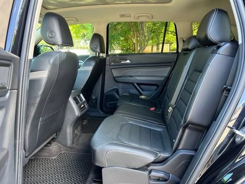 Used 2022 Volkswagen Atlas SEL Premium AWD/4WD image 16