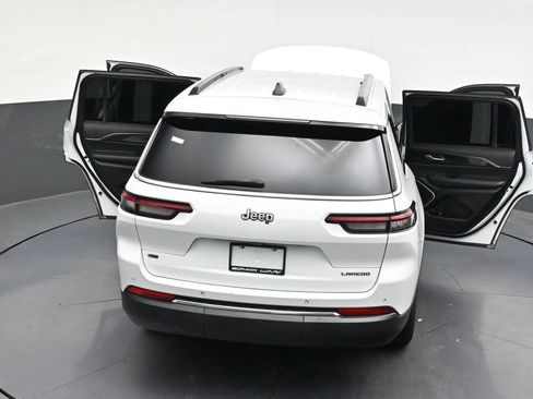 Used 2022 Jeep Grand Cherokee L Laredo w/ Luxury Tech Group I RWD image 37