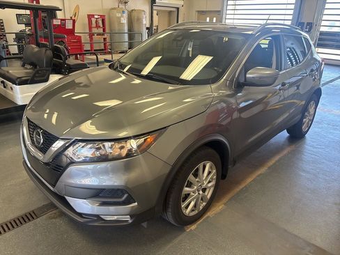Used 2021 Nissan Rogue Sport SV image 5