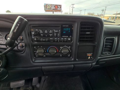 Used 2002 Chevrolet Silverado 2500 LS w/ Electrical Convenience Pkg AWD/4WD image 14