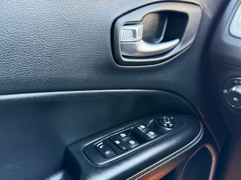 Used 2021 Jeep Compass Latitude w/ Sun and Sound Group FWD image 31