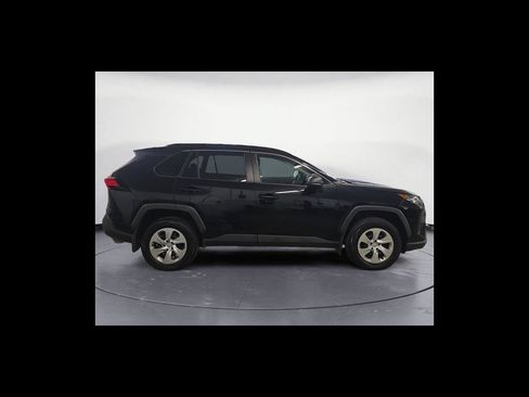 Used 2021 Toyota RAV4 LE AWD/4WD image 7