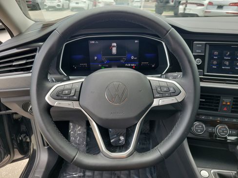 Used 2022 Volkswagen Jetta SE FWD image 30