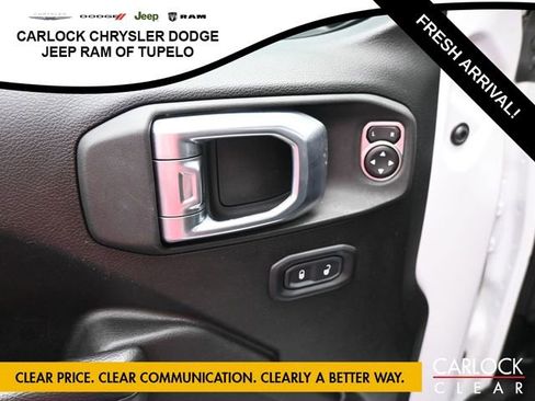 Used 2022 Jeep Gladiator Sport image 14