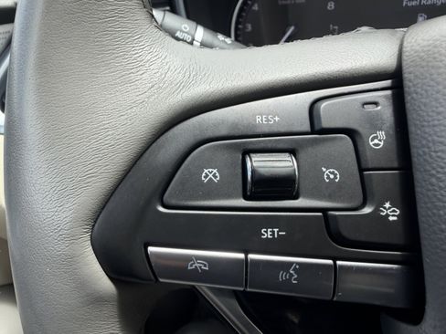 Used 2024 Cadillac XT6 Premium Luxury w/ LPO, Floor Liner Package AWD/4WD image 38