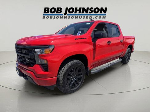 Used 2025 Chevrolet Silverado 1500 Custom w/ Turbomax Blackout Package AWD/4WD image 8