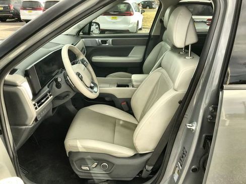 Used 2024 Hyundai Santa Fe SEL image 11