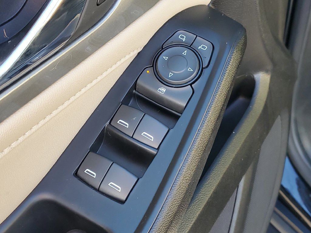 Used 2023 Chevrolet Traverse LS AWD/4WD image 21