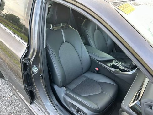 Used 2024 Toyota Camry XSE FWD image 16