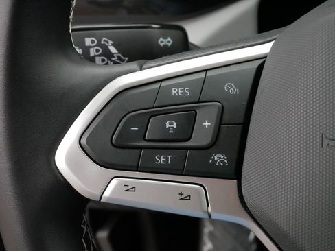 Used 2024 Volkswagen Taos SEL image 26