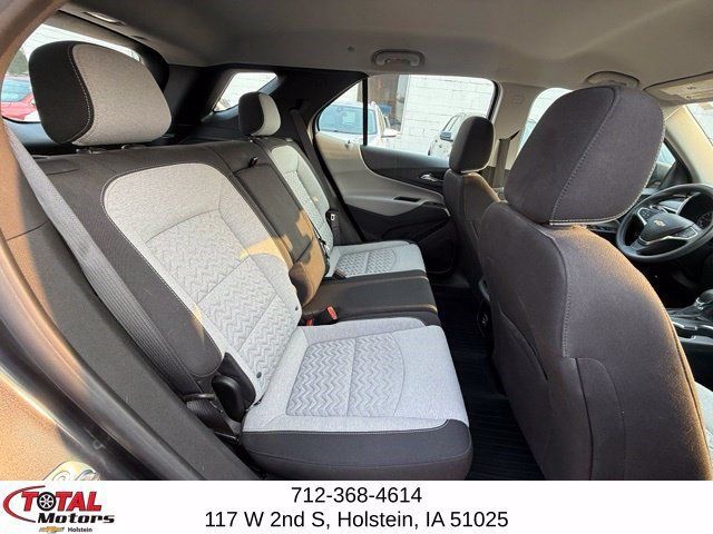 Used 2022 Chevrolet Equinox LS AWD/4WD image 13
