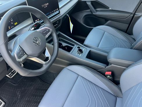 New 2026 Volkswagen Tiguan SE R-Line image 10