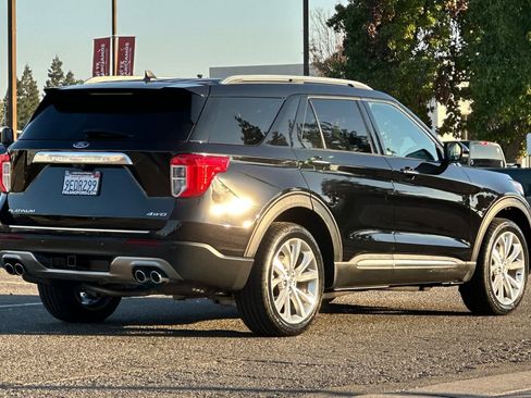 Certified 2023 Ford Explorer Platinum w/ Technology Package image 2
