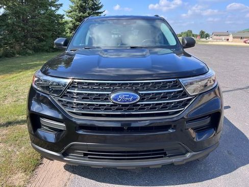 Used 2020 Ford Explorer XLT w/ Comfort Package image 3